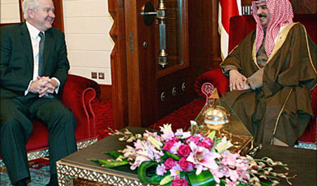 دفاع دولت بحرین از لزوم گفت‌وگو؛ تهديد وزير دفاع امريکا علیه ایران